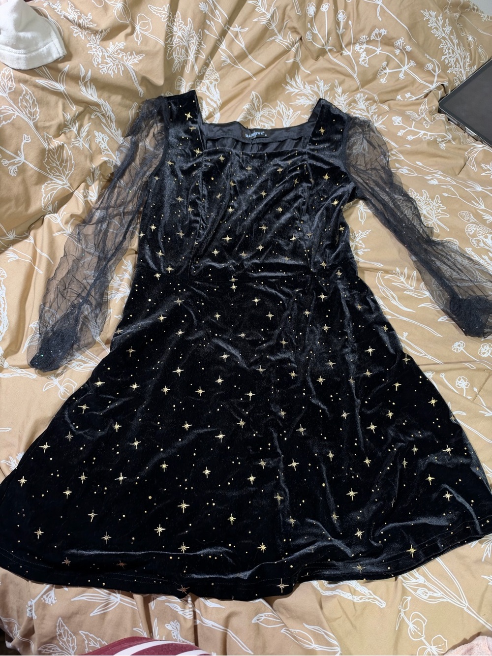 Black Velvet Star-Accent Long Sleeve Dress